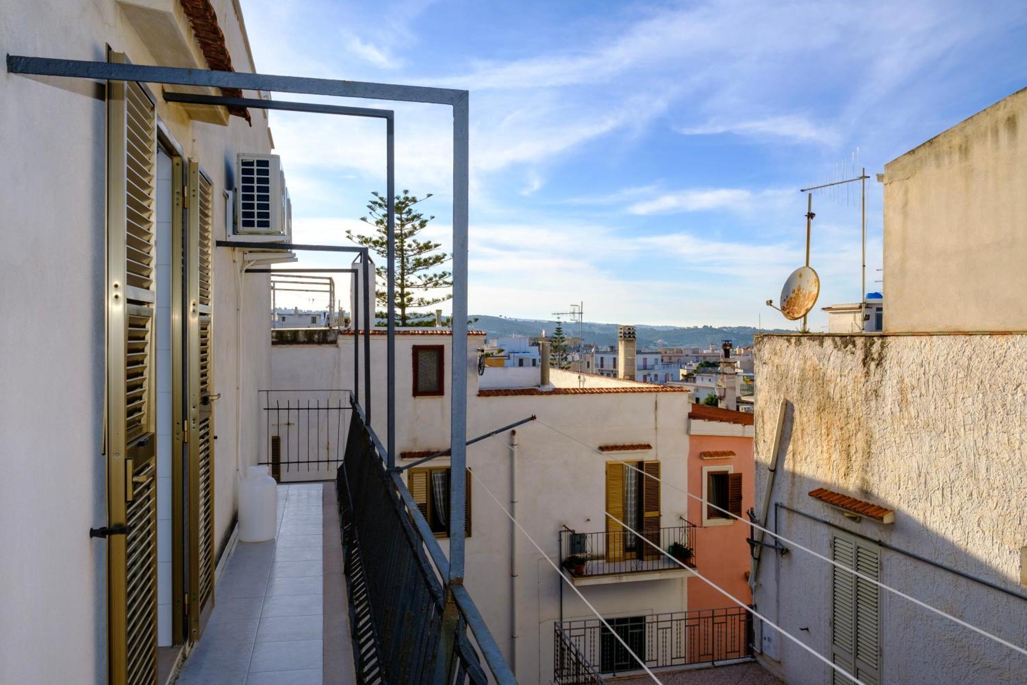 La Golden View Apartment Весте Екстериор снимка